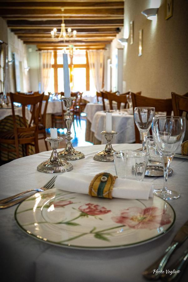 Logis Auberge Le Colombien - Hotel Et Restaurant Villandry Bagian luar foto