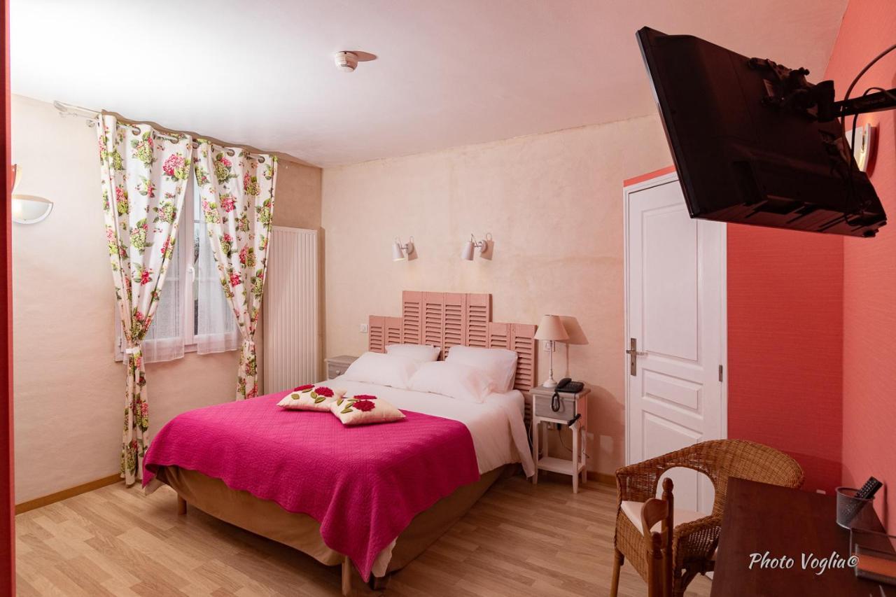 Logis Auberge Le Colombien - Hotel Et Restaurant Villandry Bagian luar foto