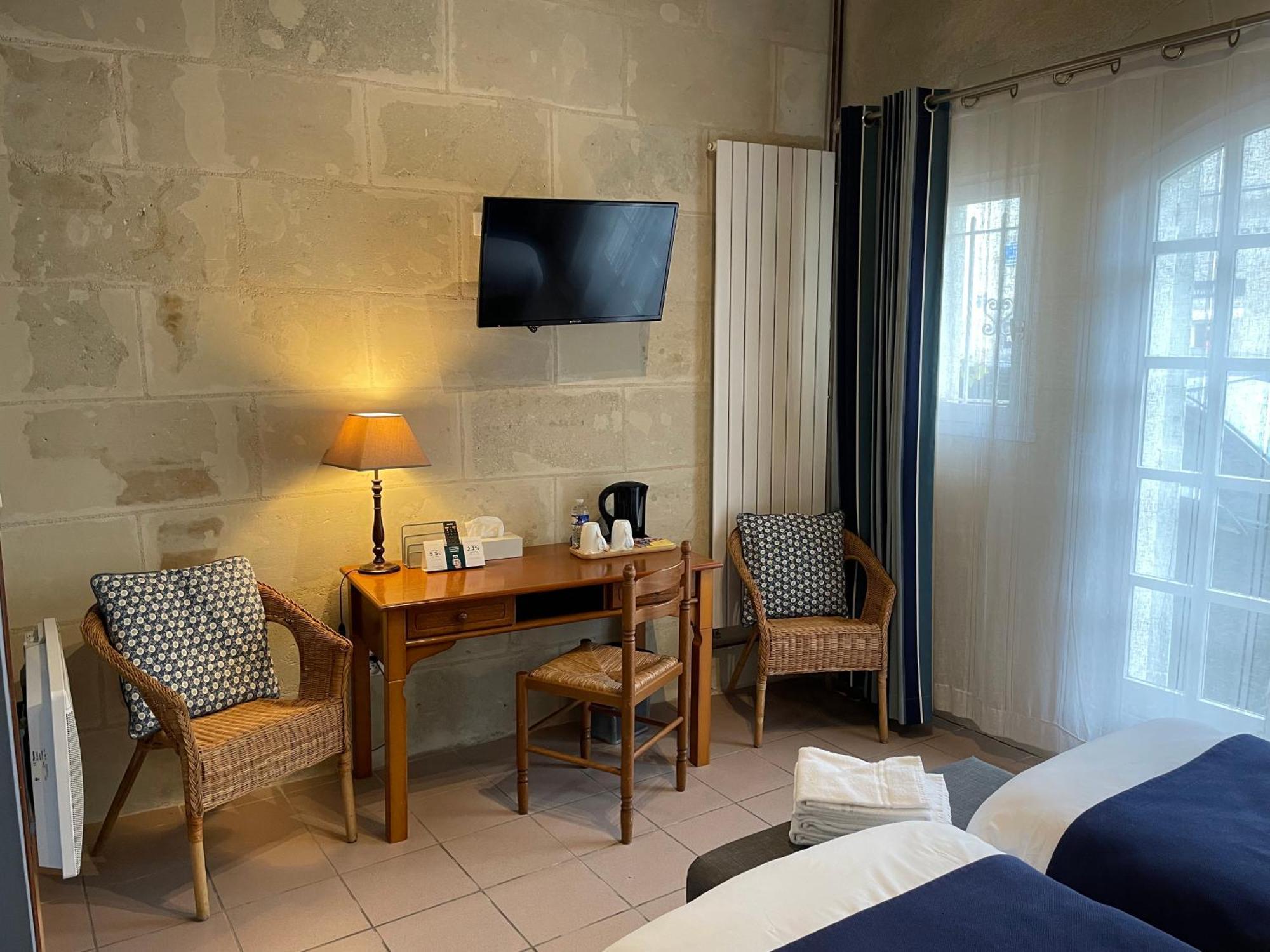 Logis Auberge Le Colombien - Hotel Et Restaurant Villandry Bagian luar foto