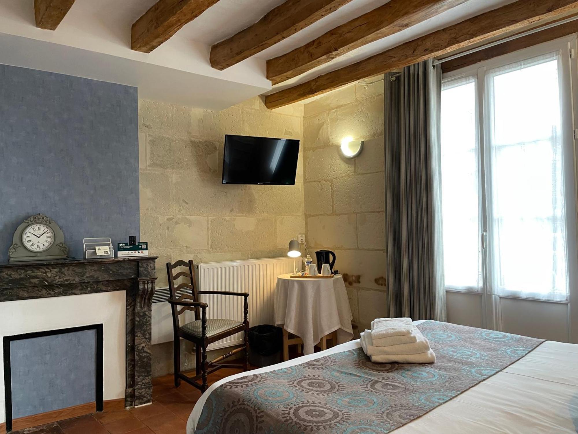 Logis Auberge Le Colombien - Hotel Et Restaurant Villandry Bagian luar foto
