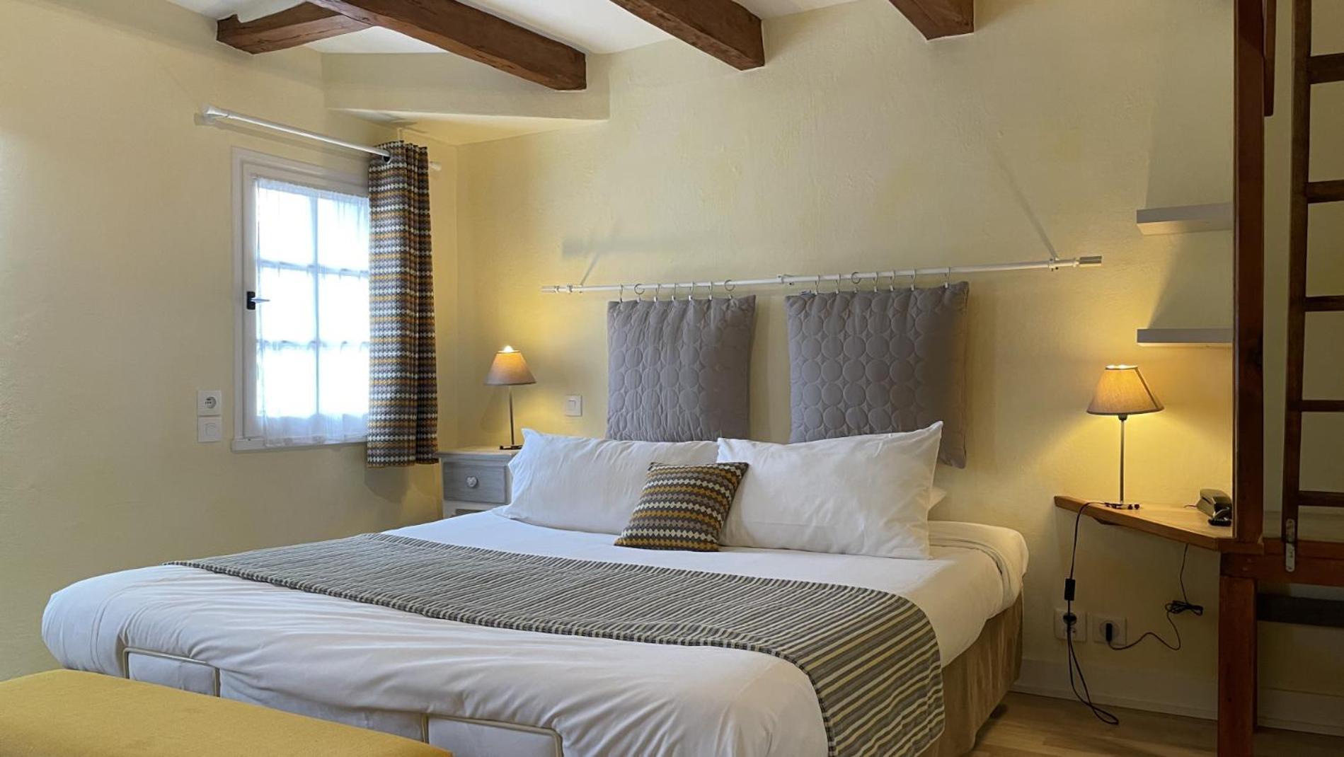 Logis Auberge Le Colombien - Hotel Et Restaurant Villandry Bagian luar foto