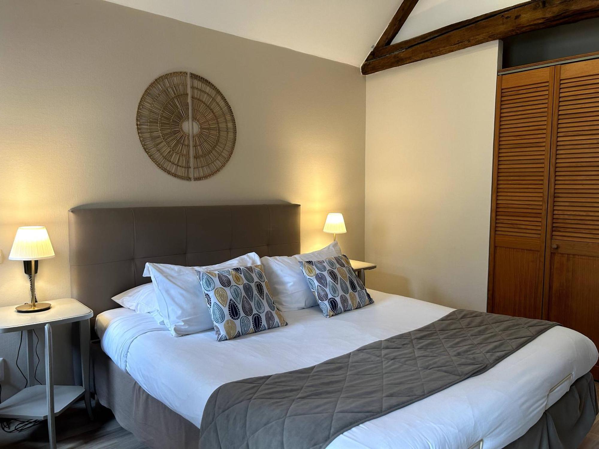 Logis Auberge Le Colombien - Hotel Et Restaurant Villandry Bagian luar foto