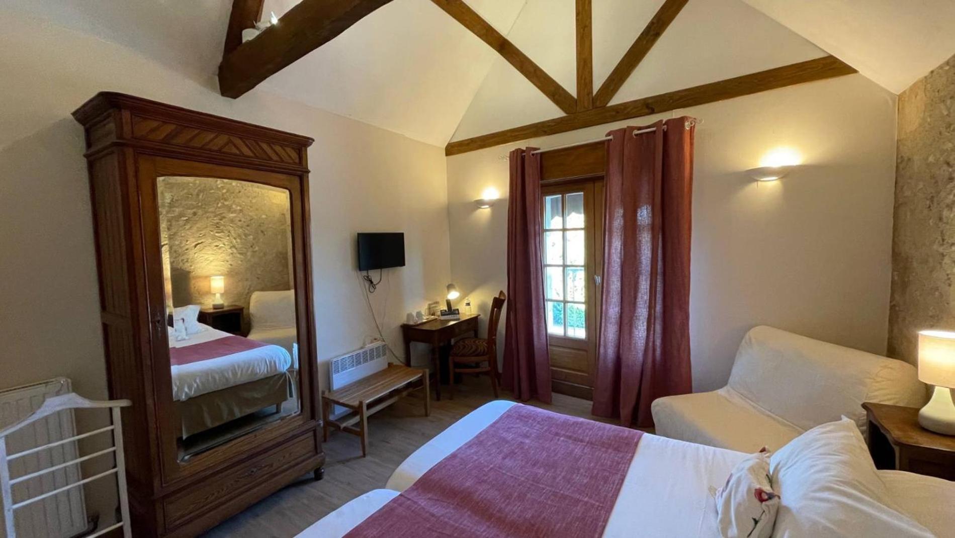 Logis Auberge Le Colombien - Hotel Et Restaurant Villandry Bagian luar foto