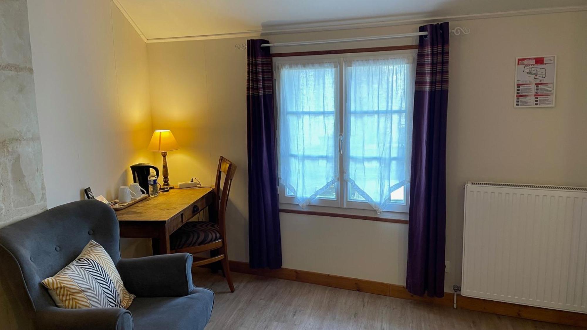 Logis Auberge Le Colombien - Hotel Et Restaurant Villandry Bagian luar foto