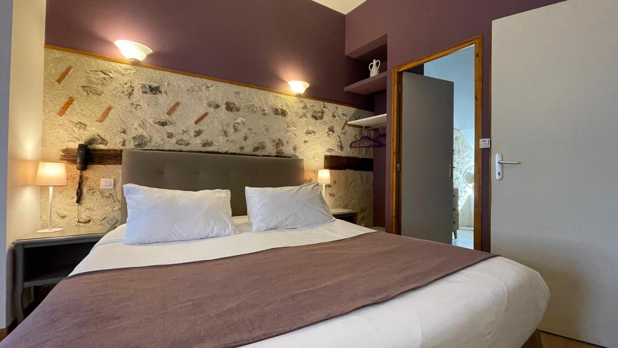 Logis Auberge Le Colombien - Hotel Et Restaurant Villandry Bagian luar foto