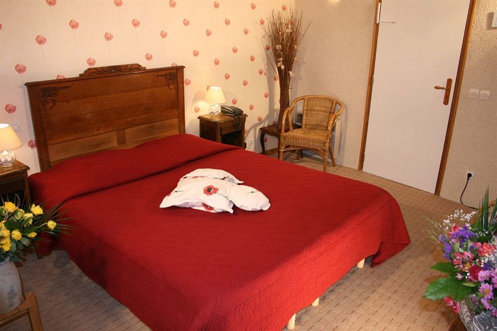 Logis Auberge Le Colombien - Hotel Et Restaurant Villandry Bagian luar foto