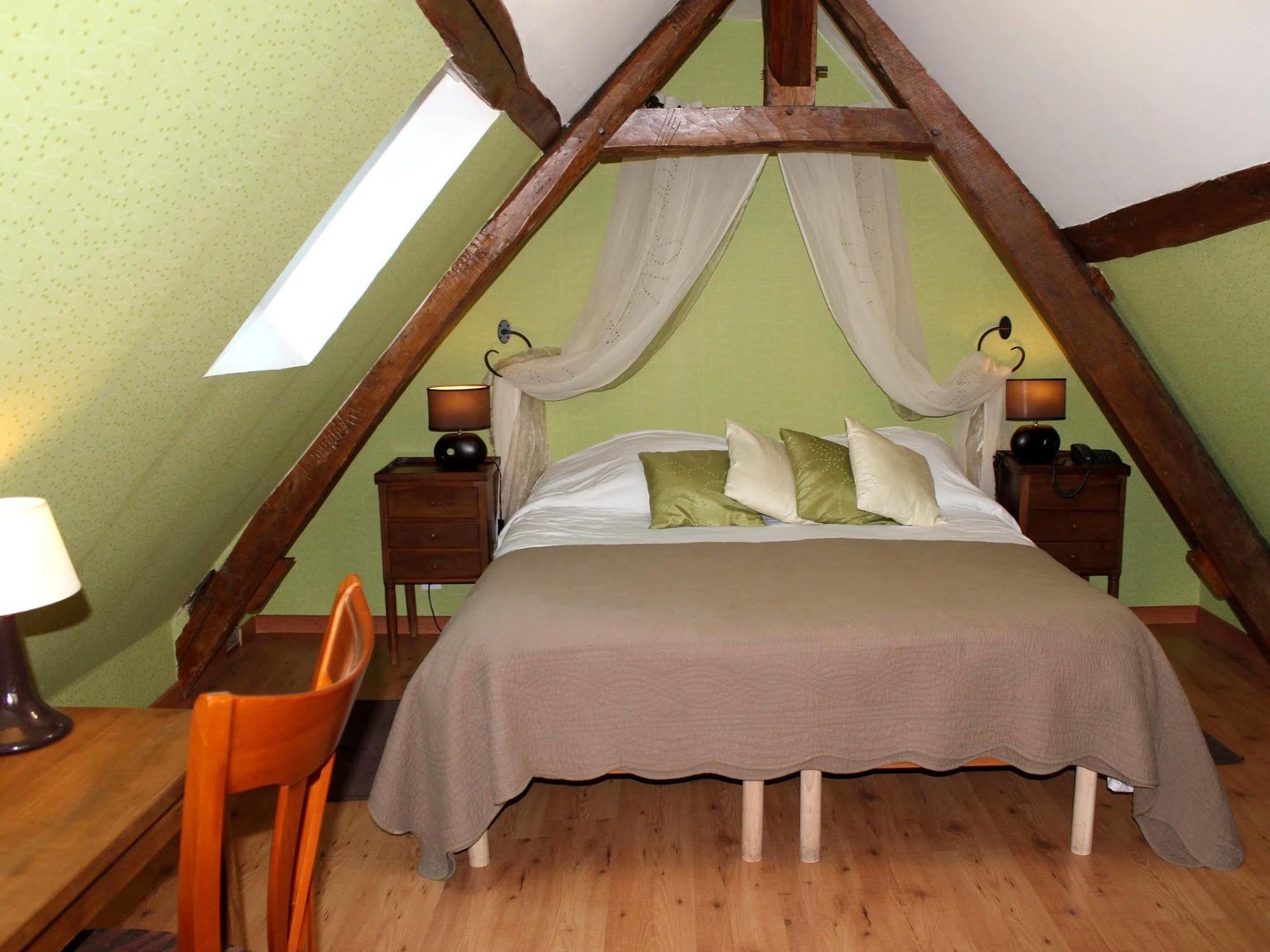 Logis Auberge Le Colombien - Hotel Et Restaurant Villandry Bagian luar foto